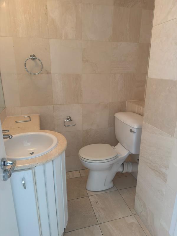 To Let 3 Bedroom Property for Rent in Sea Point Western Cape